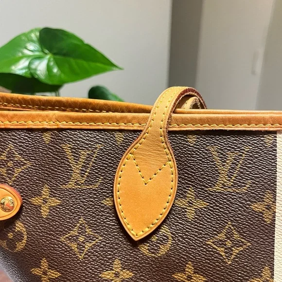 Louis Vuitton Neverfull MM - Picture 14 of 17